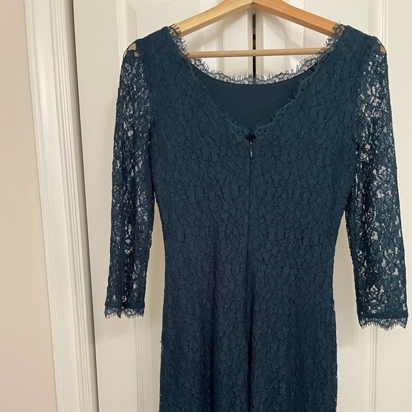 Babaton / Aritzia lace dress - Picture 2 of 4